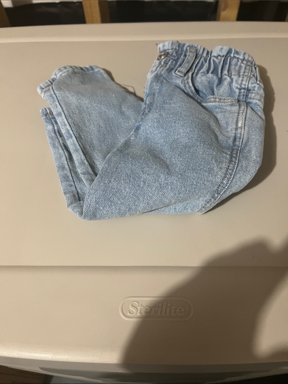 GAP Light Wash Relaxed kids Jeans with Elastic Waist just like mom